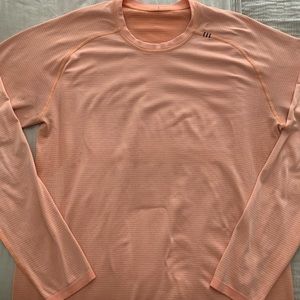 Lululemon vent tech long sleeve size large